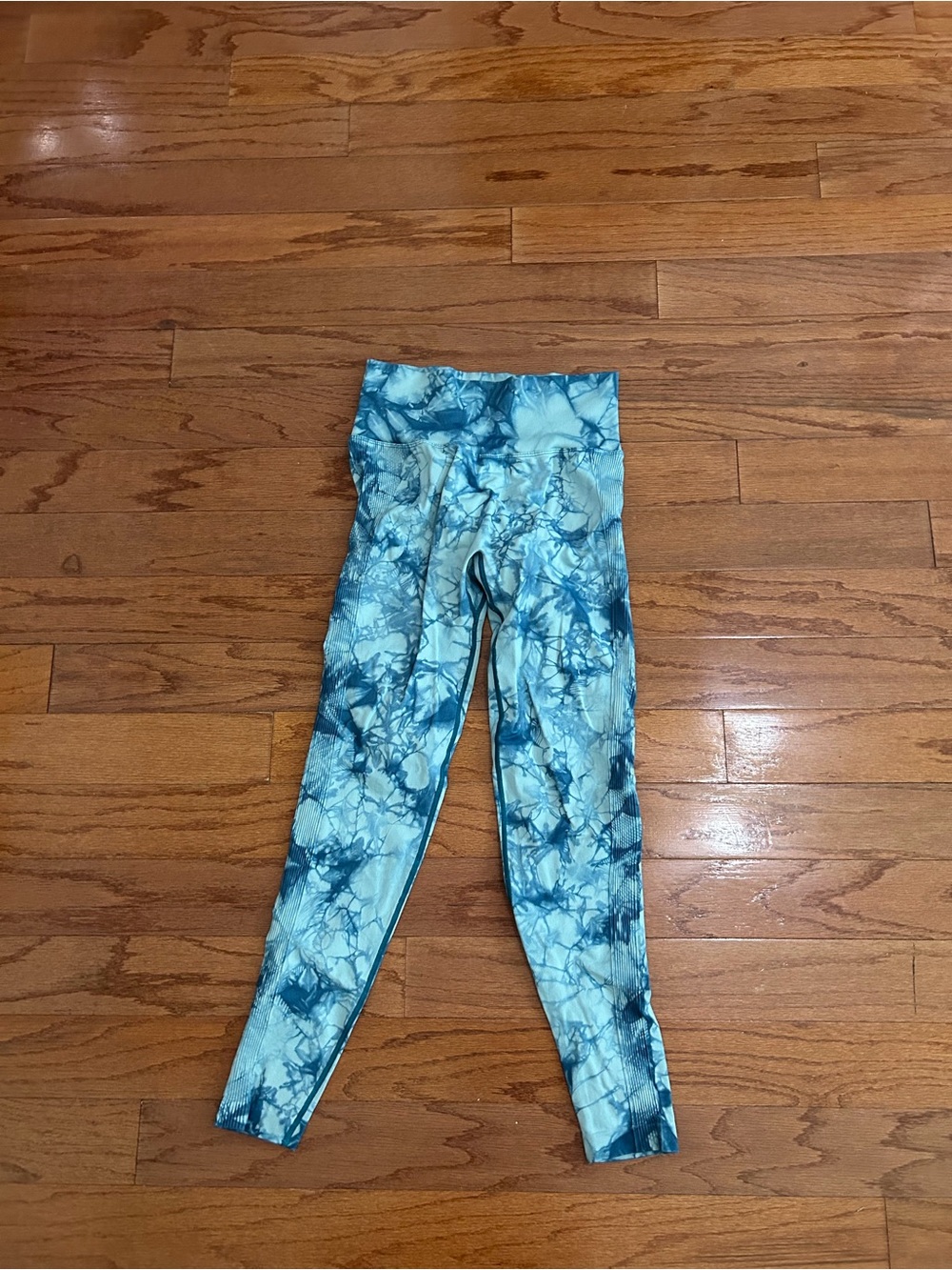 Blue Tie Dye Scrunch Butt Leggings | High Waisted Seamless Booty Lift Activewear - Picture 3 of 6